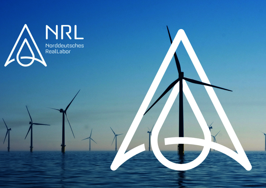 Offshore-Windpark, davor Logomontage Norddeutsches Reallabor